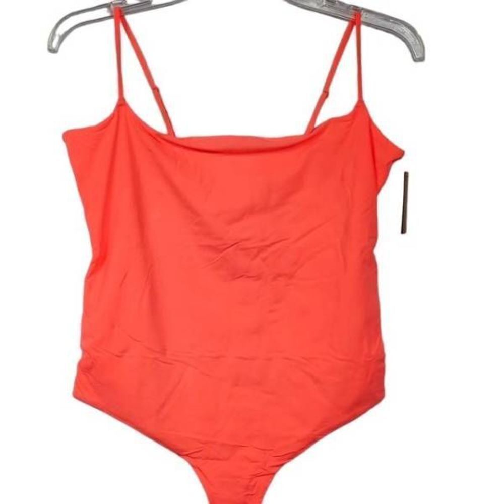 Skims bodysuit Nwt‎